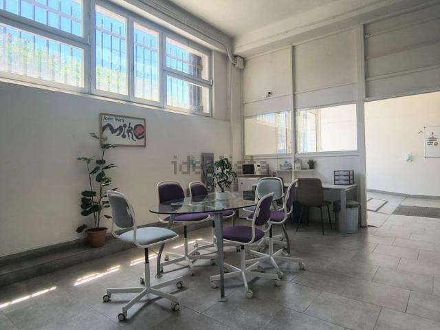Ufficio in affitto di 11 m² in Via Fiora, 6
