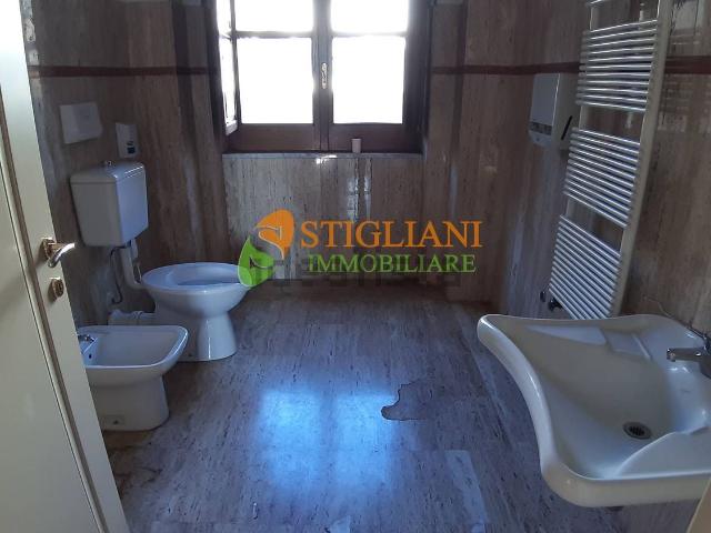 Ufficio in affitto di 125 m²