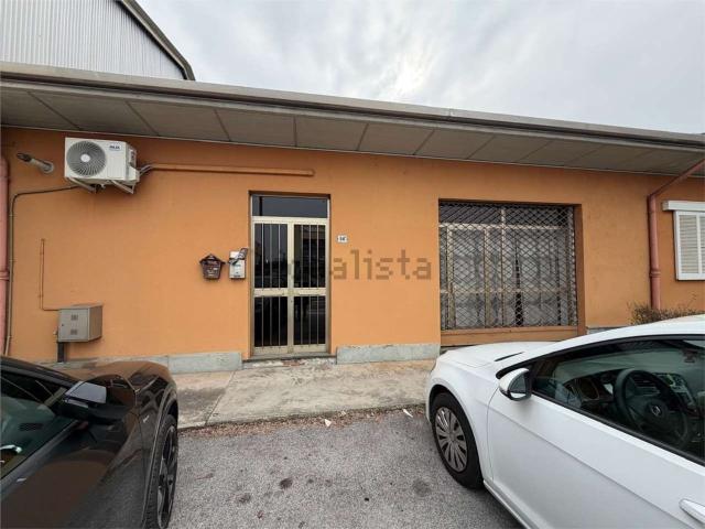 Ufficio in affitto di 125 m²