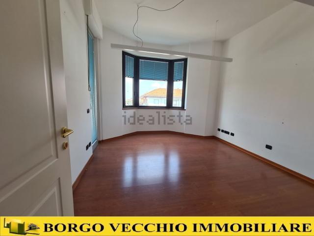 Ufficio in affitto di 125 m² in Corso Giovanni Giolitti, 1