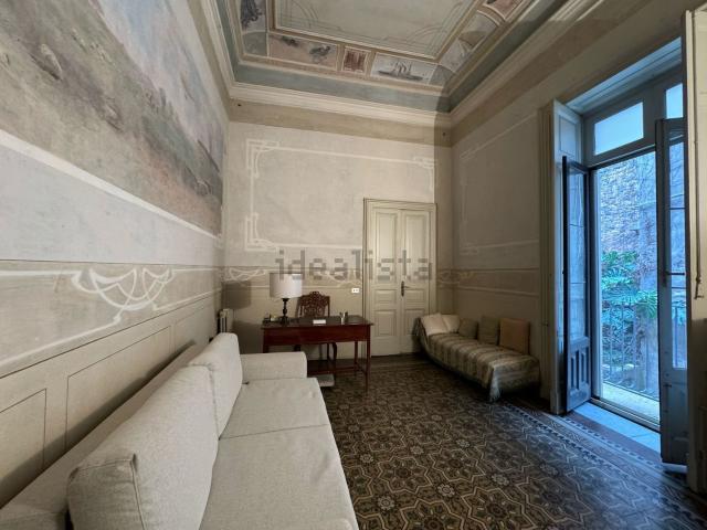 Ufficio in affitto di 125 m² in Via Monsignor Ventimiglia, 260