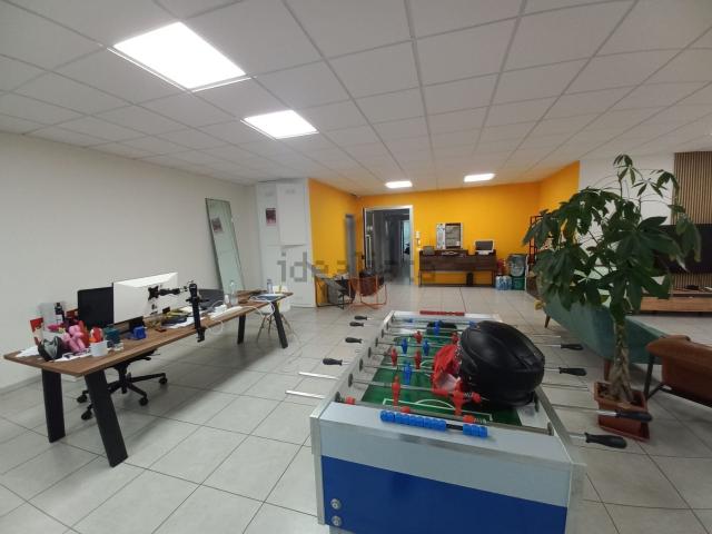 Ufficio in affitto di 125 m² in Via Carlo Donat Cattin