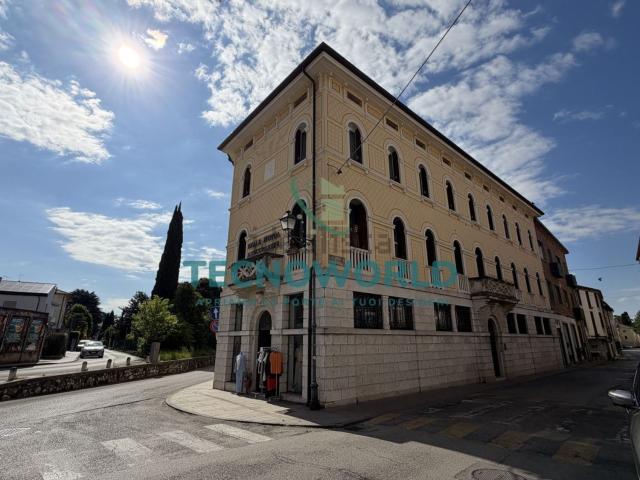 Ufficio in affitto di 125 m² in Via Dante, 1