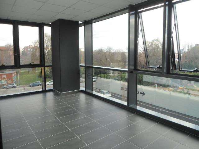 Ufficio in affitto di 125 m² in Via Francesco Zanardi