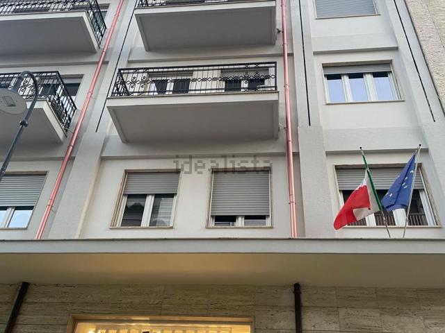 Ufficio in affitto di 125 m² in Via Panella