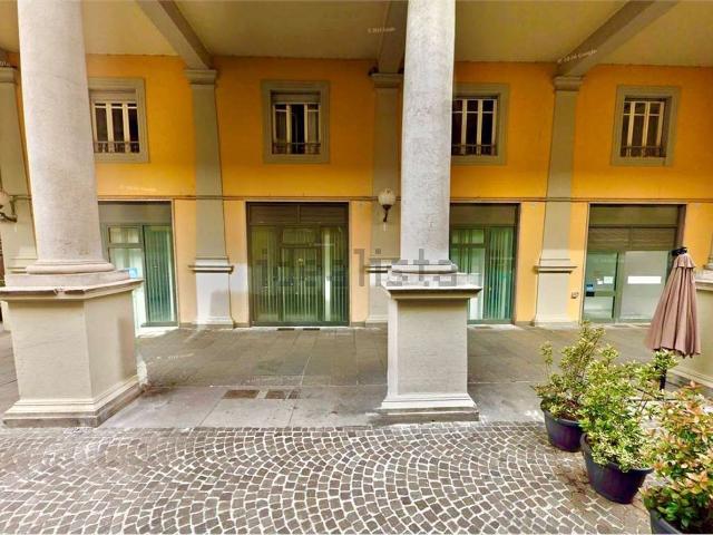 Ufficio in affitto di 128 m²