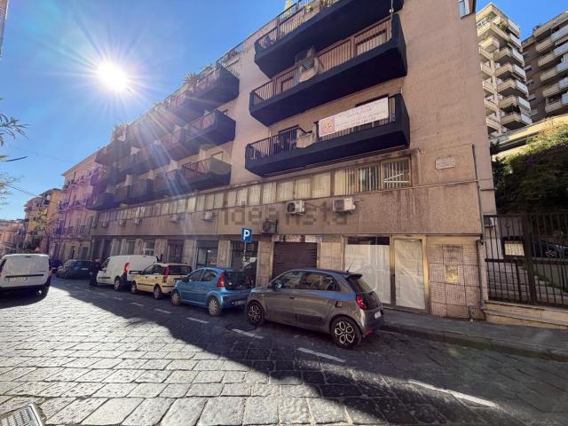Ufficio in affitto di 128 m² in Via Maddalena Calafato, 70