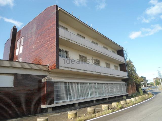 Ufficio in affitto di 1200 m² in Via del Chiù