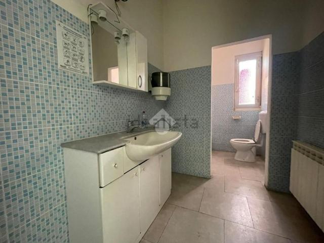Ufficio in affitto di 1200 m² in Via San Donato, 5