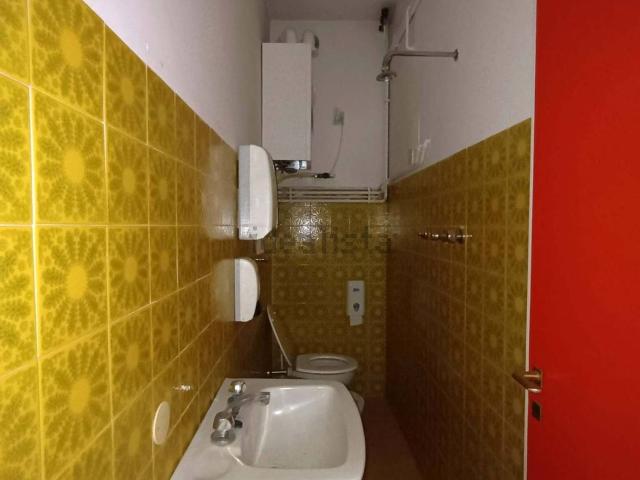 Ufficio in affitto di 120 m²