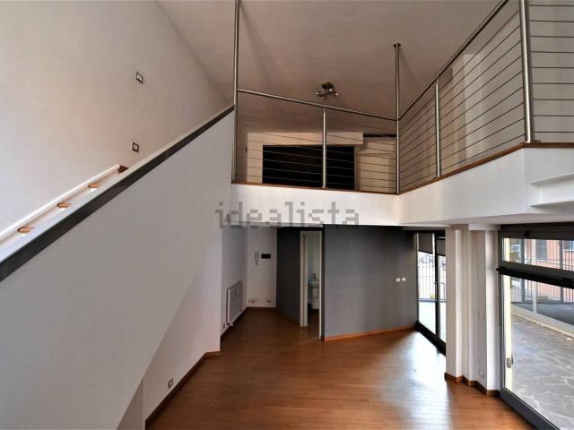 Ufficio in affitto di 120 m²