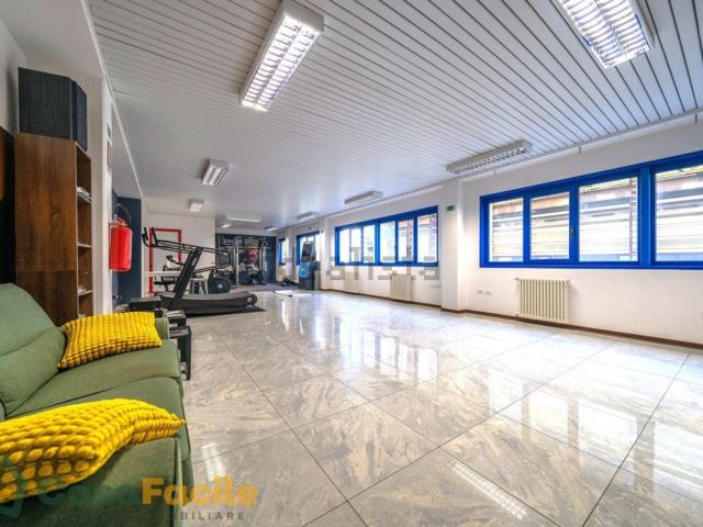 Ufficio in affitto di 120 m²