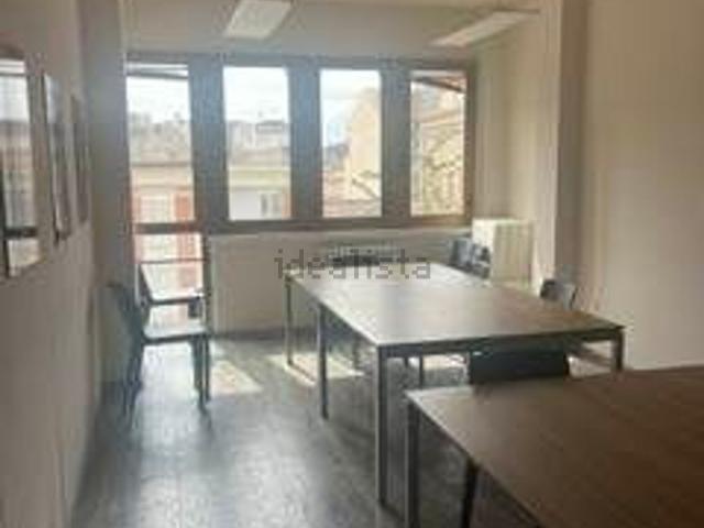 Ufficio in affitto di 120 m²
