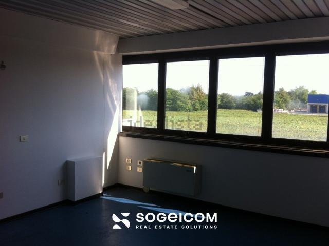 Ufficio in affitto di 120 m² in Strada Feltrina