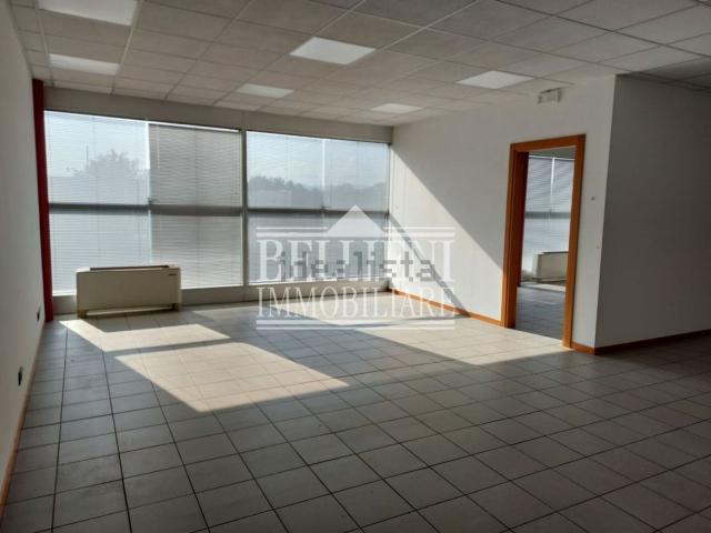 Ufficio in affitto di 120 m² in Strada Padana Verso Verona