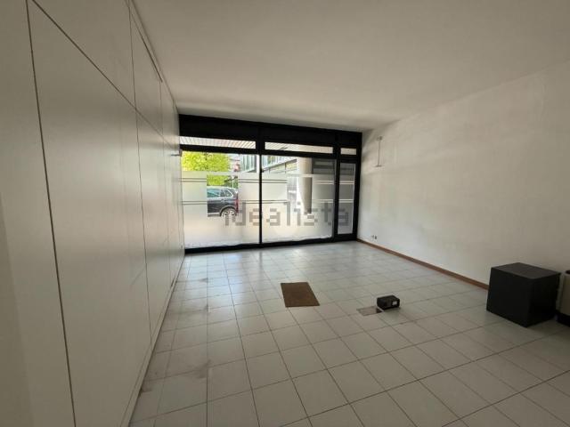 Ufficio in affitto di 120 m² in Via Monte Grappa, 89