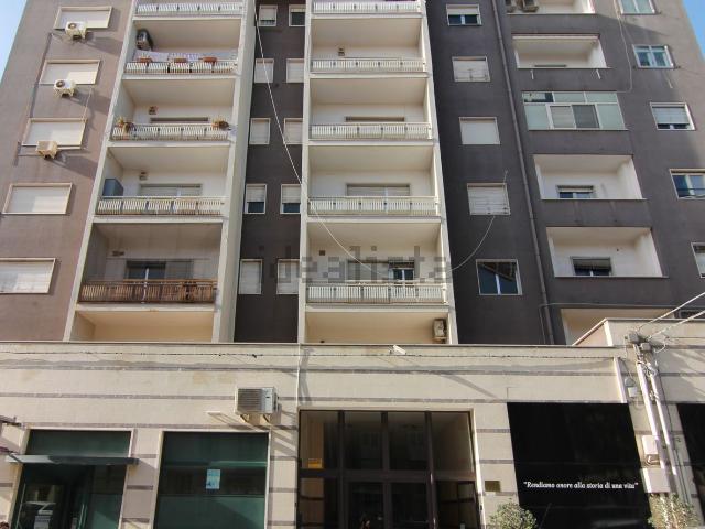 Ufficio in affitto di 120 m² in Via archia