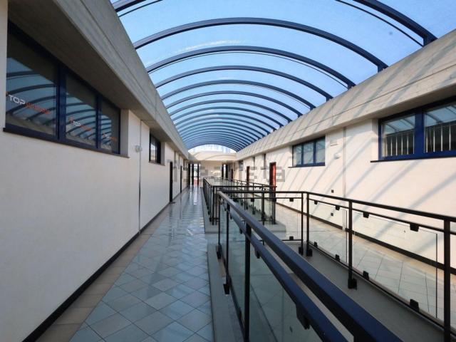 Ufficio in affitto di 120 m² in Via Delfinato