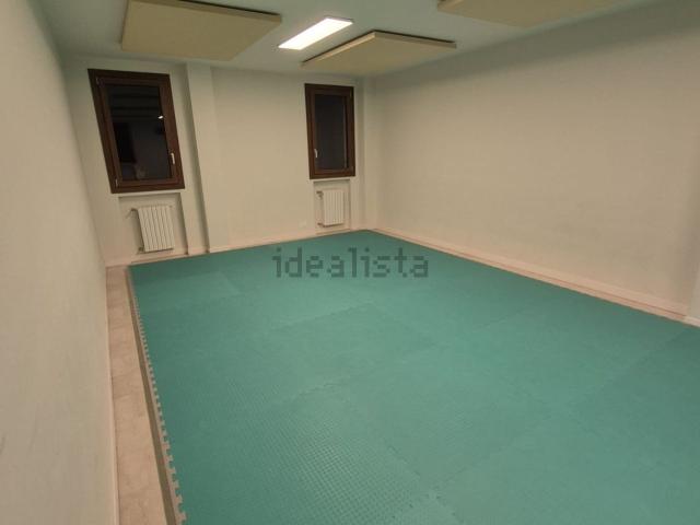 Ufficio in affitto di 120 m² in Via G. Matteotti, 1