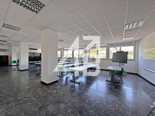 Ufficio in affitto di 120 m² in Via Karl Ludwig Von Bruck, 32
