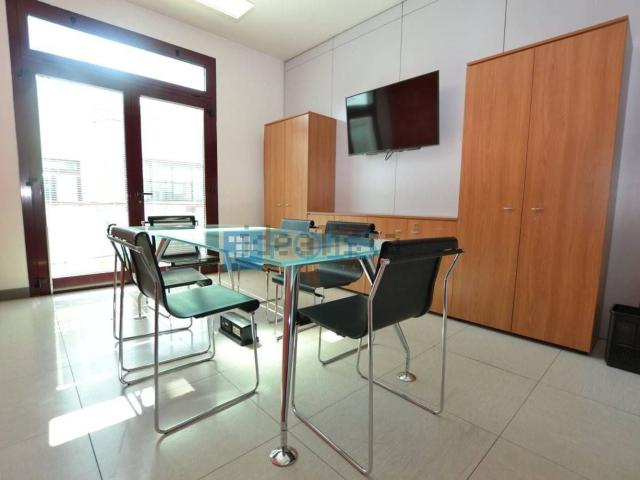 Ufficio in affitto di 120 m² in Via San Crispino
