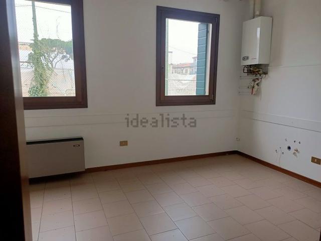 Ufficio in affitto di 120 m² in Via Tiziano Minio, 7