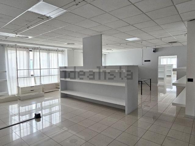 Ufficio in affitto di 120 m² in Via Venezia
