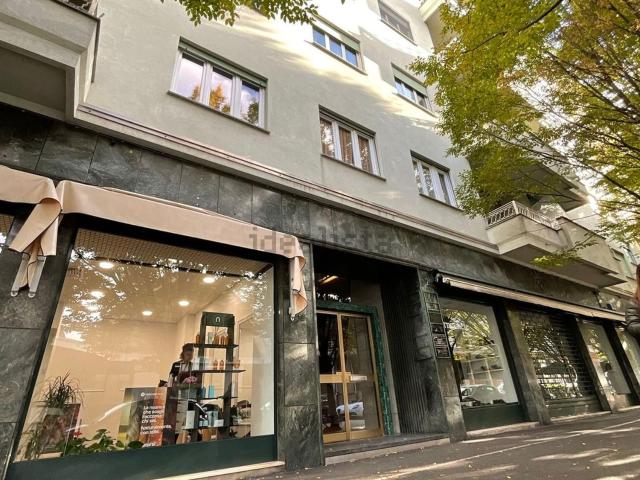 Ufficio in affitto di 120 m² in Viale Dante Alighieri, 2