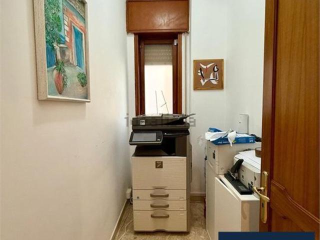 Ufficio in affitto di 120 m² in Viale Virgilio, 115