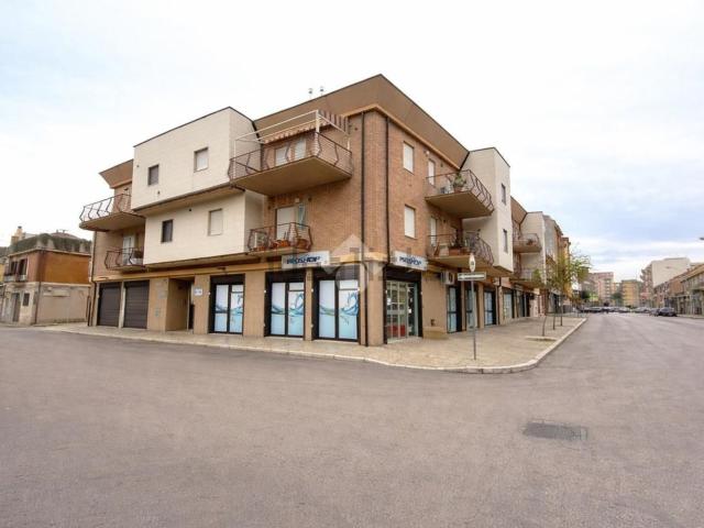 Ufficio in affitto di 122 m² in Piazza IV Novembre, 6