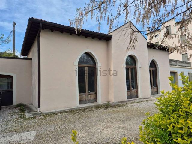 Ufficio in affitto di 123 m² in Viale XXIV Maggio