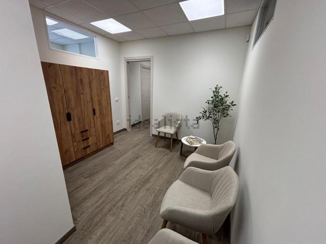 Ufficio in affitto di 12 m² in Via Giuseppe Mazzini, 172
