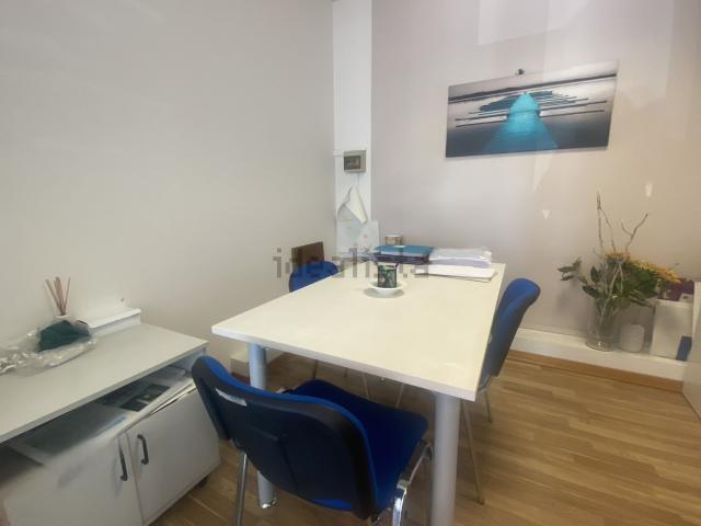 Ufficio in affitto di 12 m² in Piazza F.lli Cervi