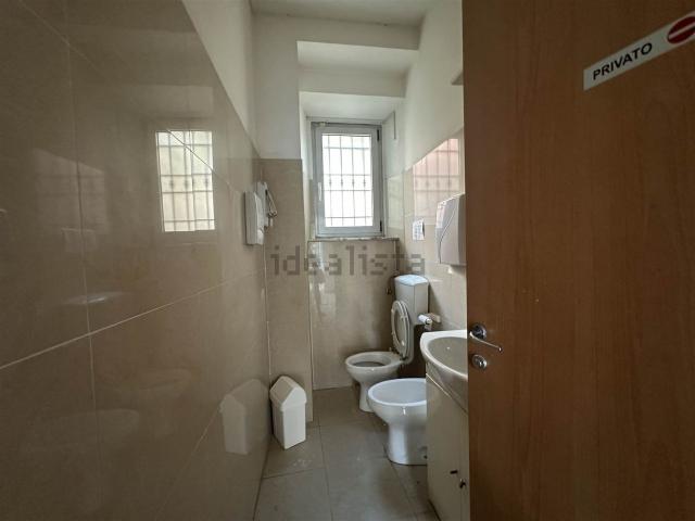 Ufficio in affitto di 135 m²