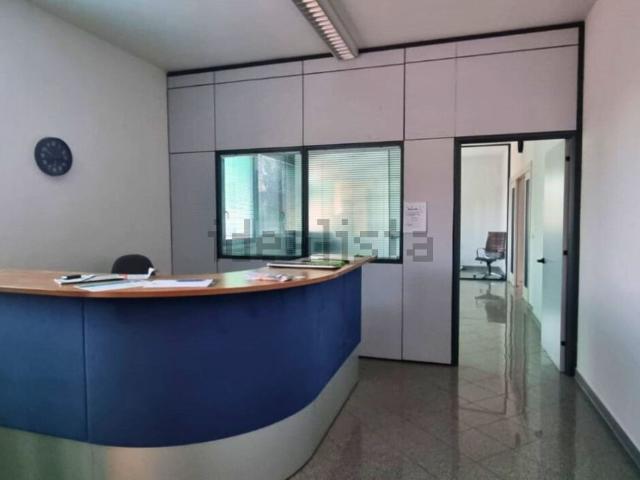 Ufficio in affitto di 135 m²