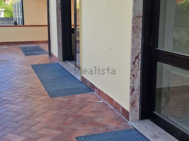 Ufficio in affitto di 135 m² in Via Alfano Rinaldi