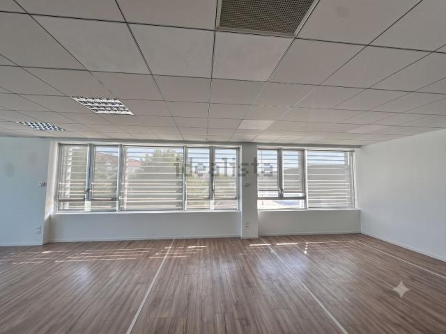 Ufficio in affitto di 135 m² in Via Treviso Mare