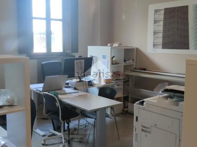 Ufficio in affitto di 136 m² in Via Emilia All&apos Ospizio, 1