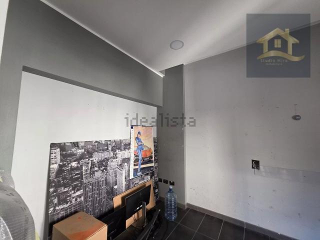 Ufficio in affitto di 137 m² in Via Varese