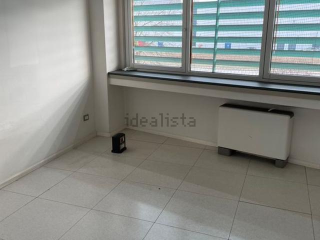 Ufficio in affitto di 130 m²