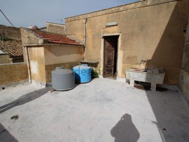 Ufficio in affitto di 130 m²