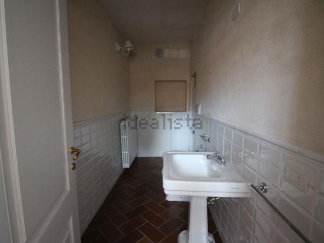 Ufficio in affitto di 130 m²