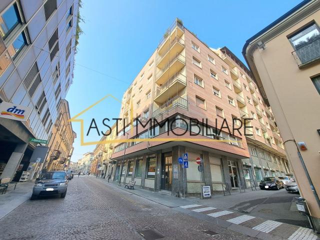 Ufficio in affitto di 130 m² in Corso Vittorio Alfieri, 202