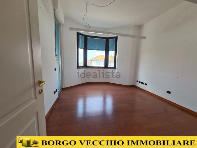 Ufficio in affitto di 130 m² in Piazza Europa