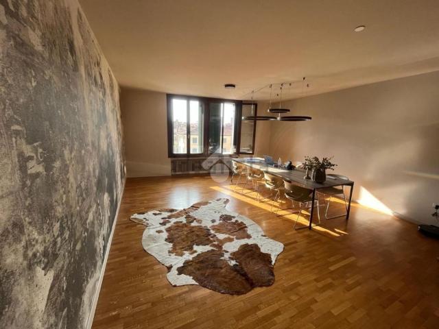Ufficio in affitto di 130 m² in Piazza Garibaldi, 89