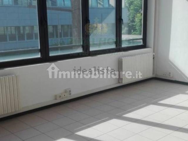 Ufficio in affitto di 130 m² in Via Alfieri Maserati, 7