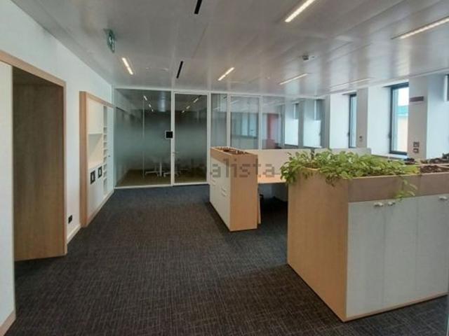 Ufficio in affitto di 130 m² in Via Alfredo Dino Ferrari