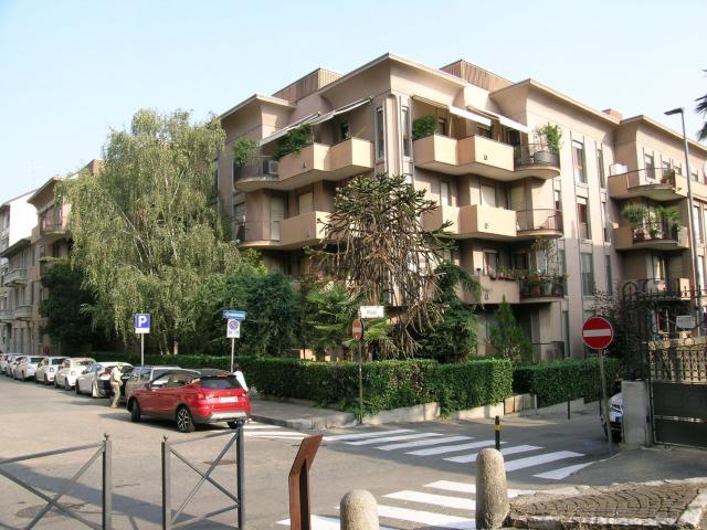 Ufficio in affitto di 130 m² in Via dei Caccia, 11