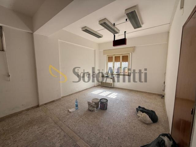 Ufficio in affitto di 130 m² in Via Fabrizio De Andrè