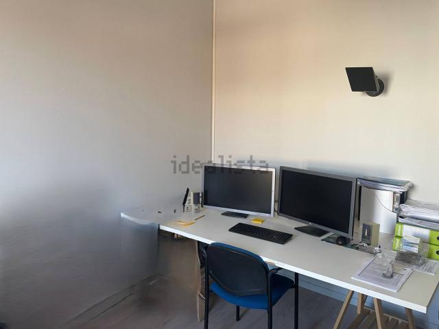 Ufficio in affitto di 130 m² in Via Girolamo Orlandini